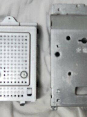 DELL INSPIRON ONE 2330 VESA MOUNT BRACKET 2SNOB01 & HARD DRIVE CAGE 2SN0A01-00